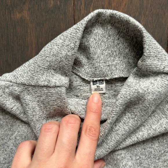 Uniqlo funnel neck sweater - Picture 2 of 2
